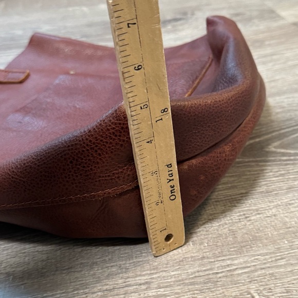 Portland Leather Crossbody Tote Nutmeg - Picture 12 of 12